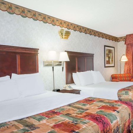 Days Inn - Oneonta Екстер'єр фото