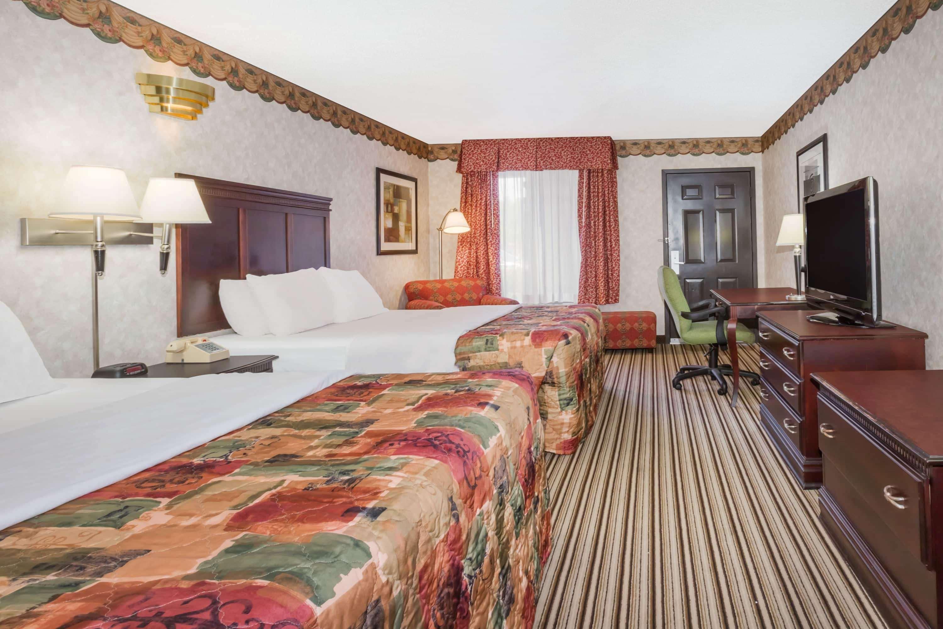 Days Inn - Oneonta Екстер'єр фото