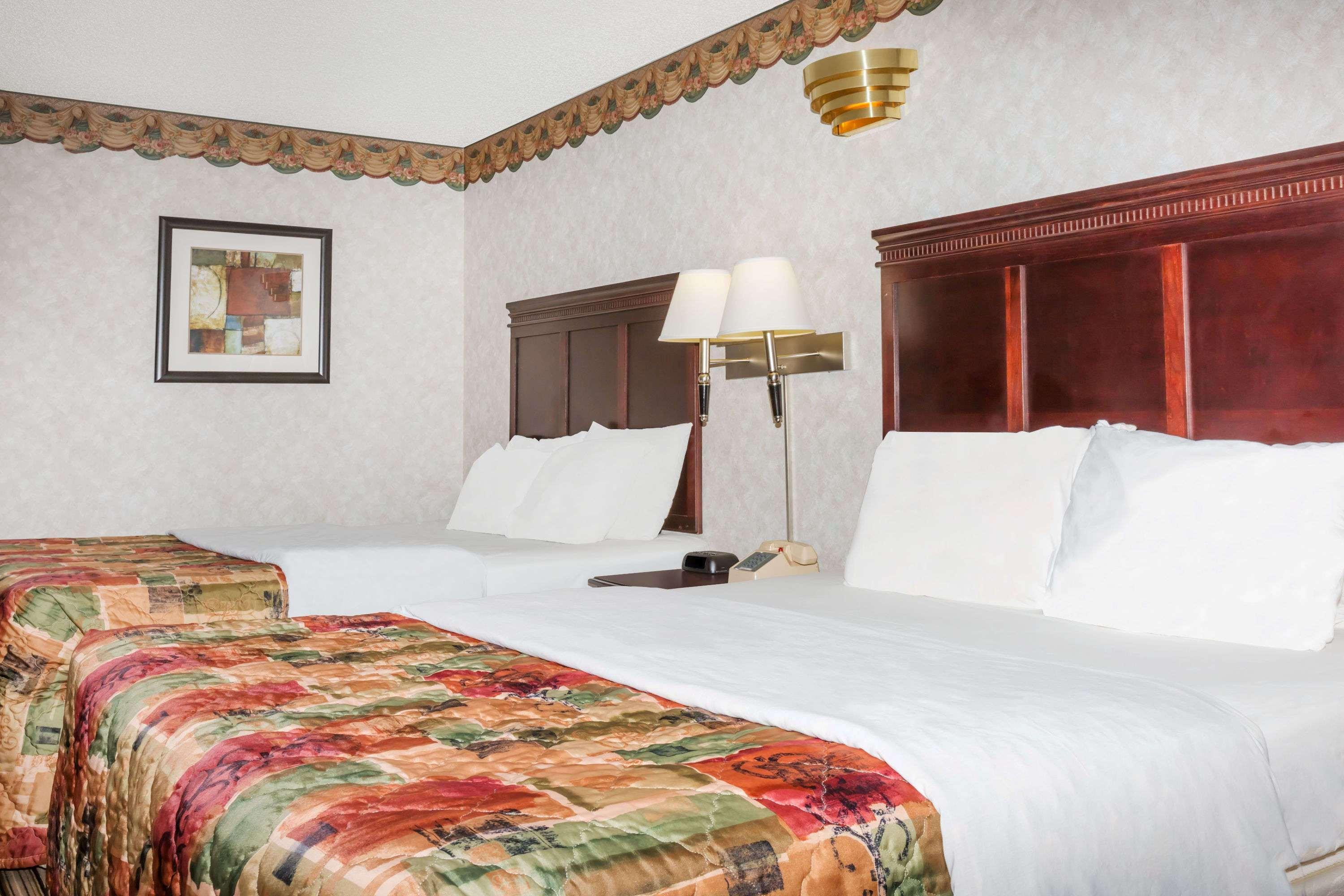 Days Inn - Oneonta Екстер'єр фото