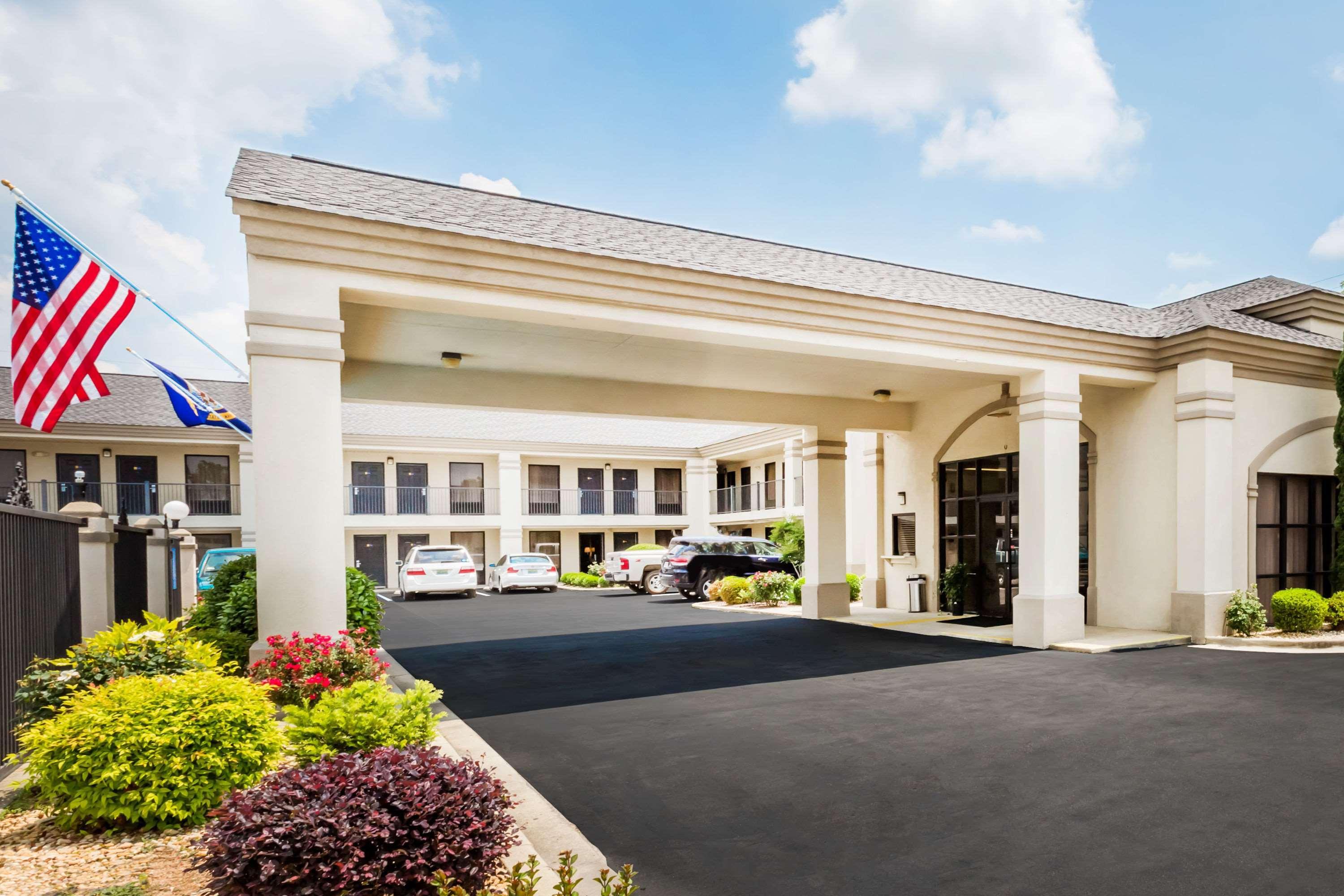 Days Inn - Oneonta Екстер'єр фото
