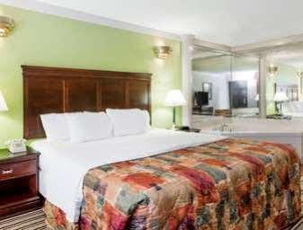Days Inn - Oneonta Екстер'єр фото